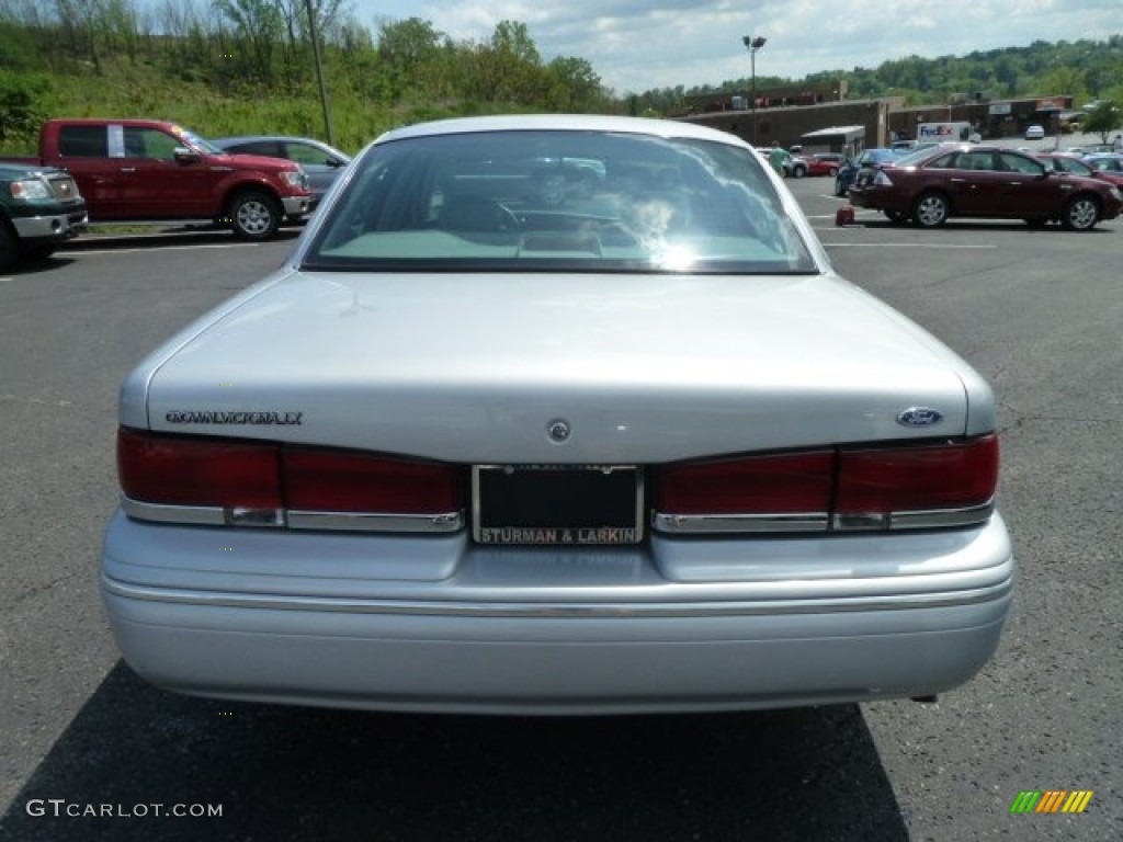 1997 Crown Victoria LX - Silver Frost Metallic / Gray photo #3