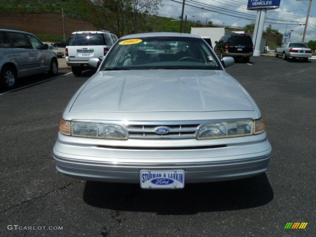 1997 Crown Victoria LX - Silver Frost Metallic / Gray photo #6