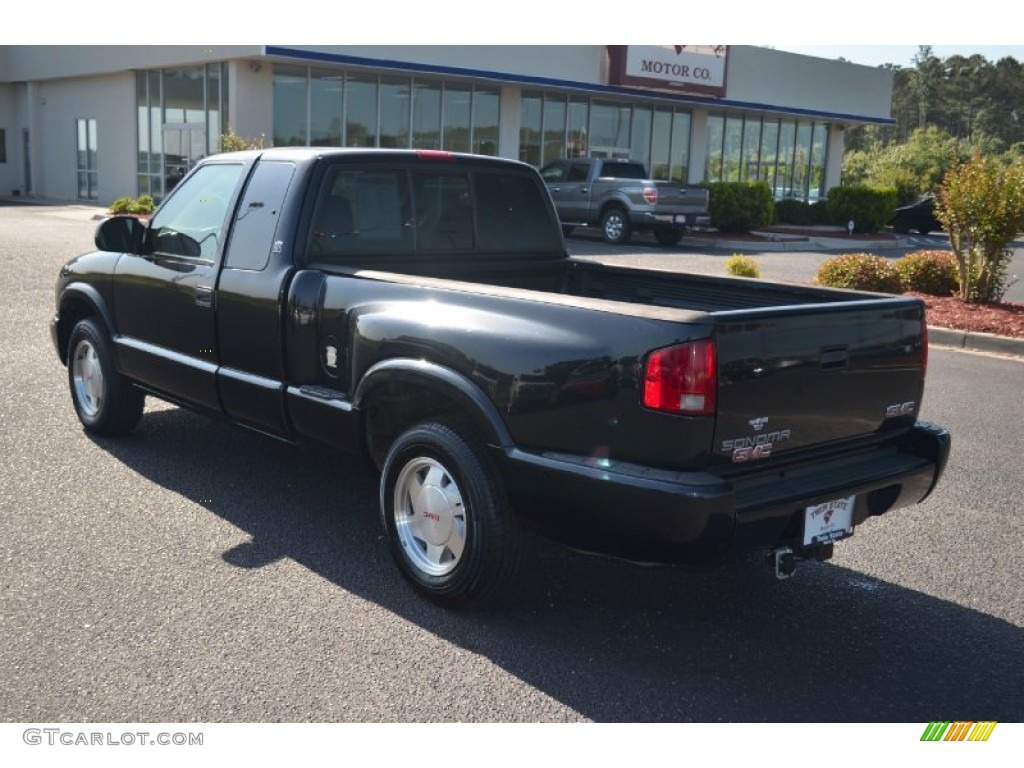 2003 Sonoma SLS Extended Cab - Onyx Black / Graphite photo #7