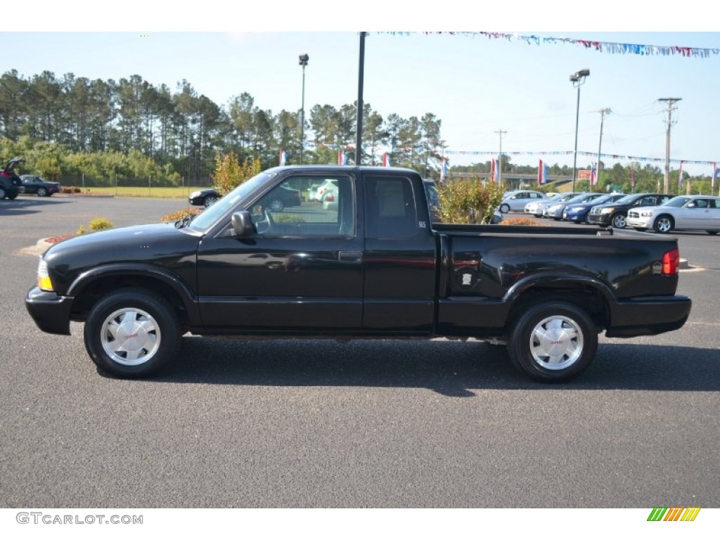 2003 Sonoma SLS Extended Cab - Onyx Black / Graphite photo #8