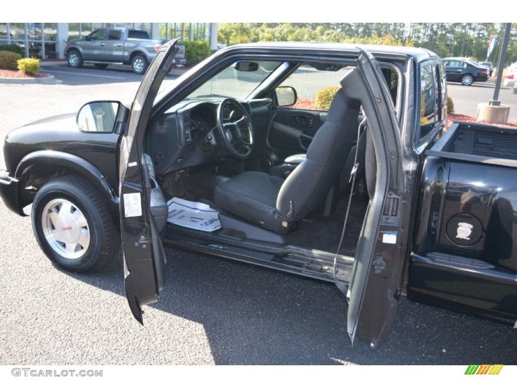 2003 Sonoma SLS Extended Cab - Onyx Black / Graphite photo #11