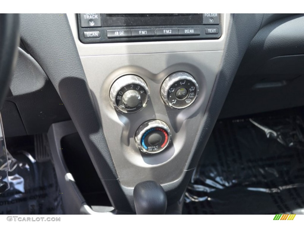 2009 Toyota Yaris S Sedan Controls Photo #64890104