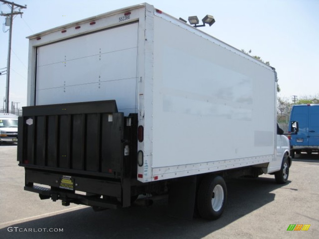Summit White 2005 GMC Savana Cutaway 3500 Commercial Moving Truck Exterior Photo #64903248