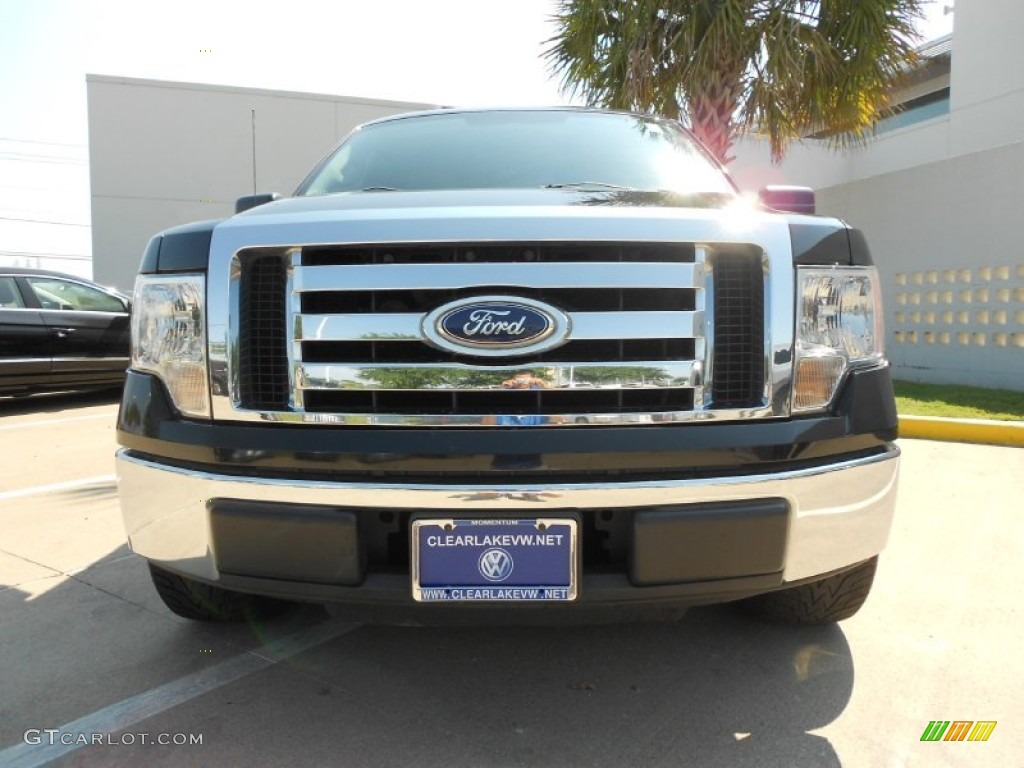 2010 F150 XLT SuperCab - Tuxedo Black / Medium Stone photo #2