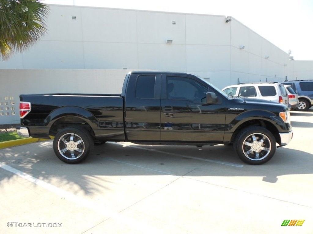 2010 F150 XLT SuperCab - Tuxedo Black / Medium Stone photo #8