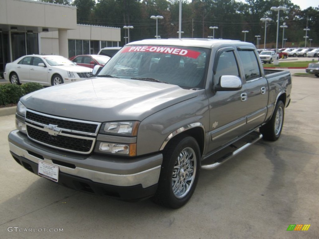 2007 Silverado 1500 Classic LS Crew Cab - Graystone Metallic / Dark Charcoal photo #1