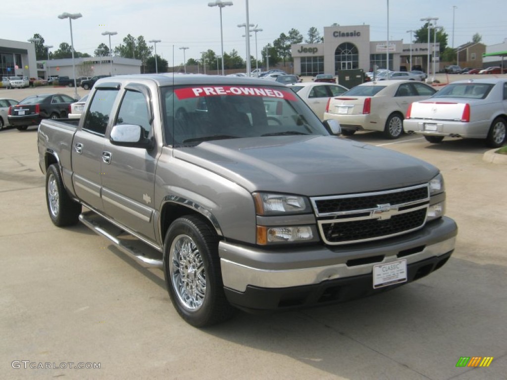 2007 Silverado 1500 Classic LS Crew Cab - Graystone Metallic / Dark Charcoal photo #7