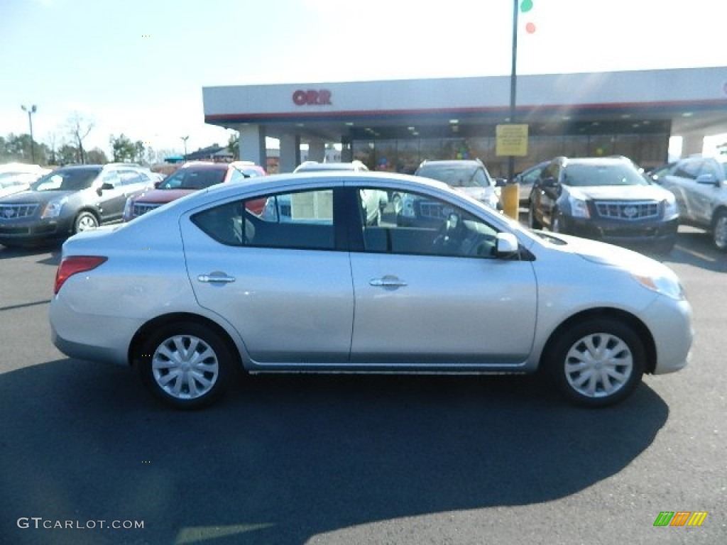 2012 Versa 1.6 SV Sedan - Brilliant Silver Metallic / Charcoal photo #2