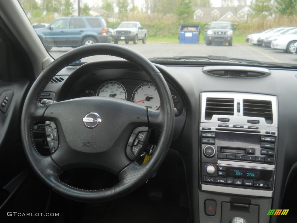 2003 Maxima SE - Merlot Red / Black photo #4