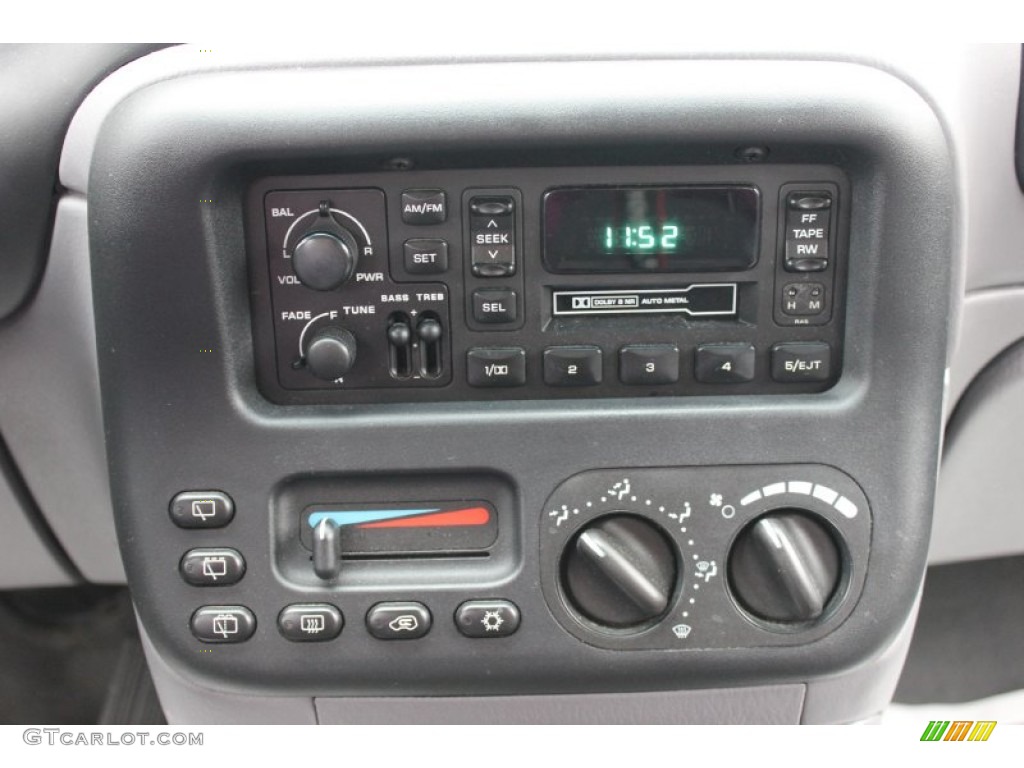 2000 Dodge Caravan Standard Caravan Model Controls Photo #64916970