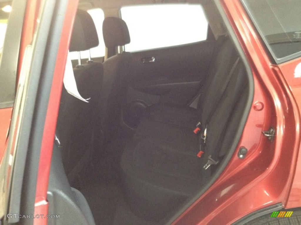 2011 Rogue S AWD - Cayenne Red / Black photo #8