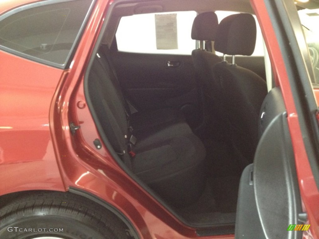 2011 Rogue S AWD - Cayenne Red / Black photo #9