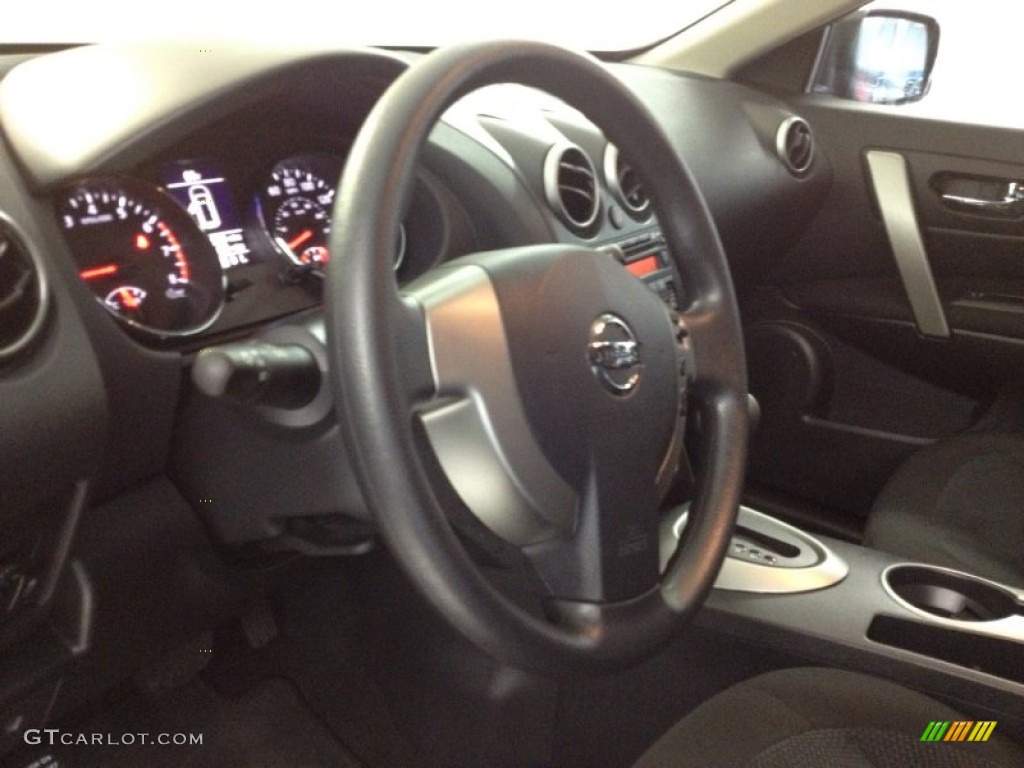 2011 Rogue S AWD - Cayenne Red / Black photo #17