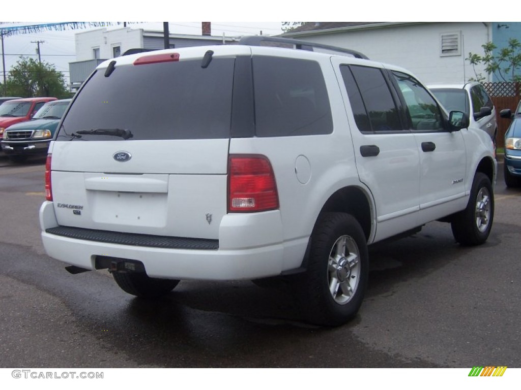 Oxford white 2004 ford explorer xlt exterior photo 64927804