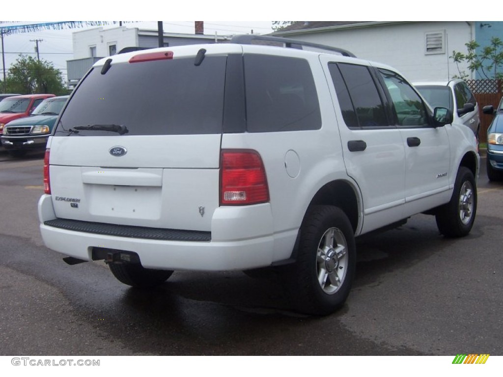 Oxford White 2004 Ford Explorer XLT Exterior Photo #64927804