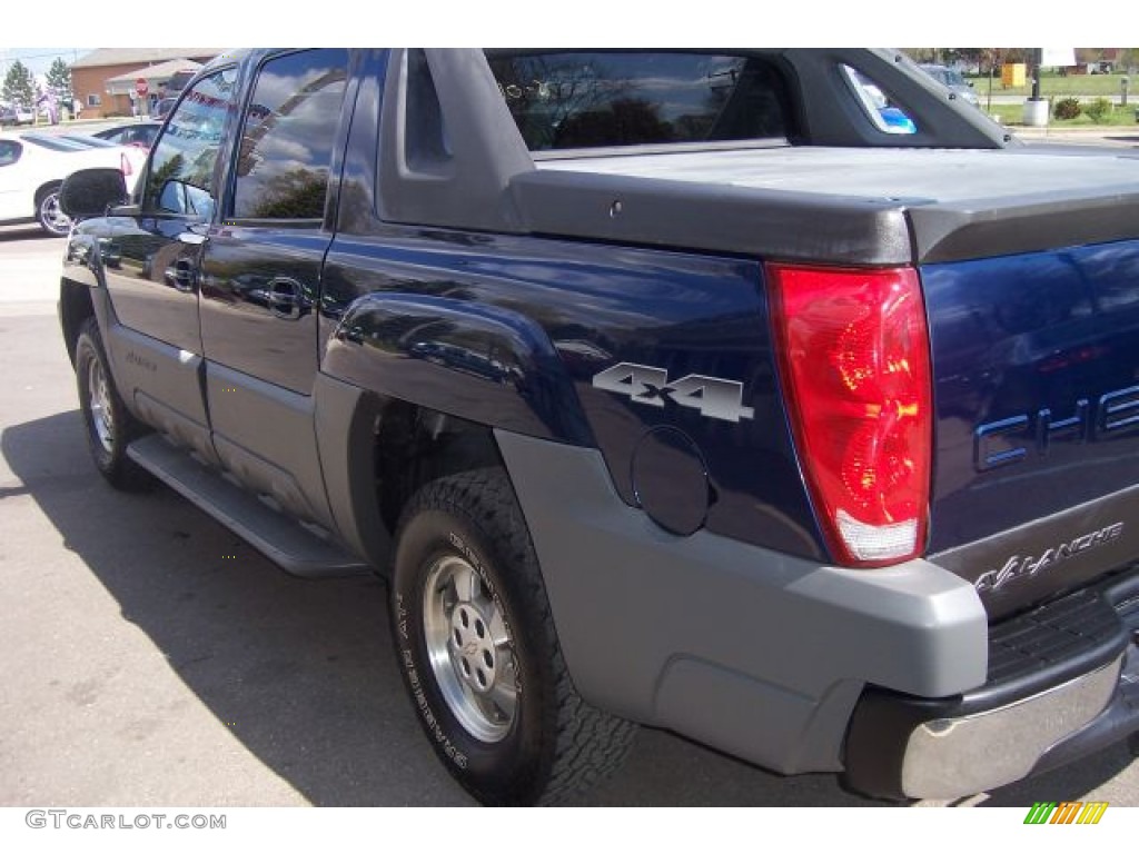 2002 Avalanche 4WD - Indigo Blue Metallic / Graphite photo #6