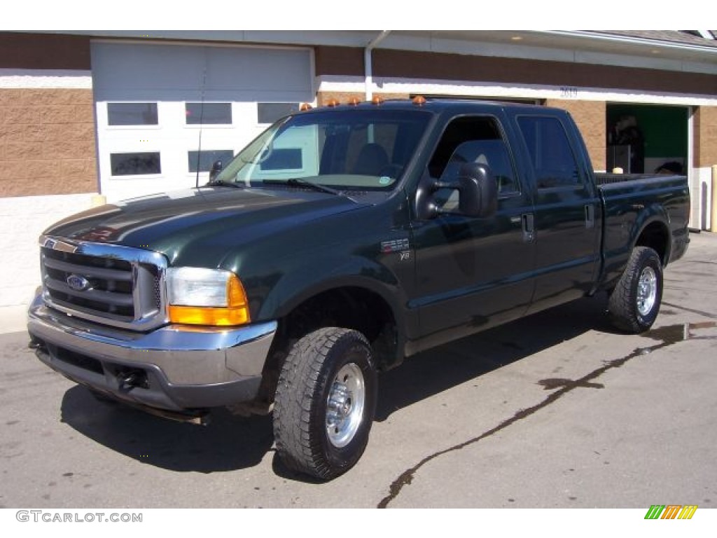 2001 F250 Super Duty XLT Super Crew 4x4 - Dark Highland Green Metallic / Medium Parchment photo #3