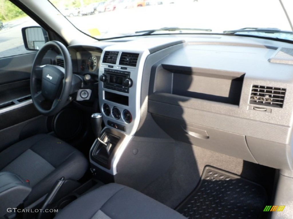 2008 Patriot Sport 4x4 - Surf Blue Pearl / Dark Slate Gray photo #11