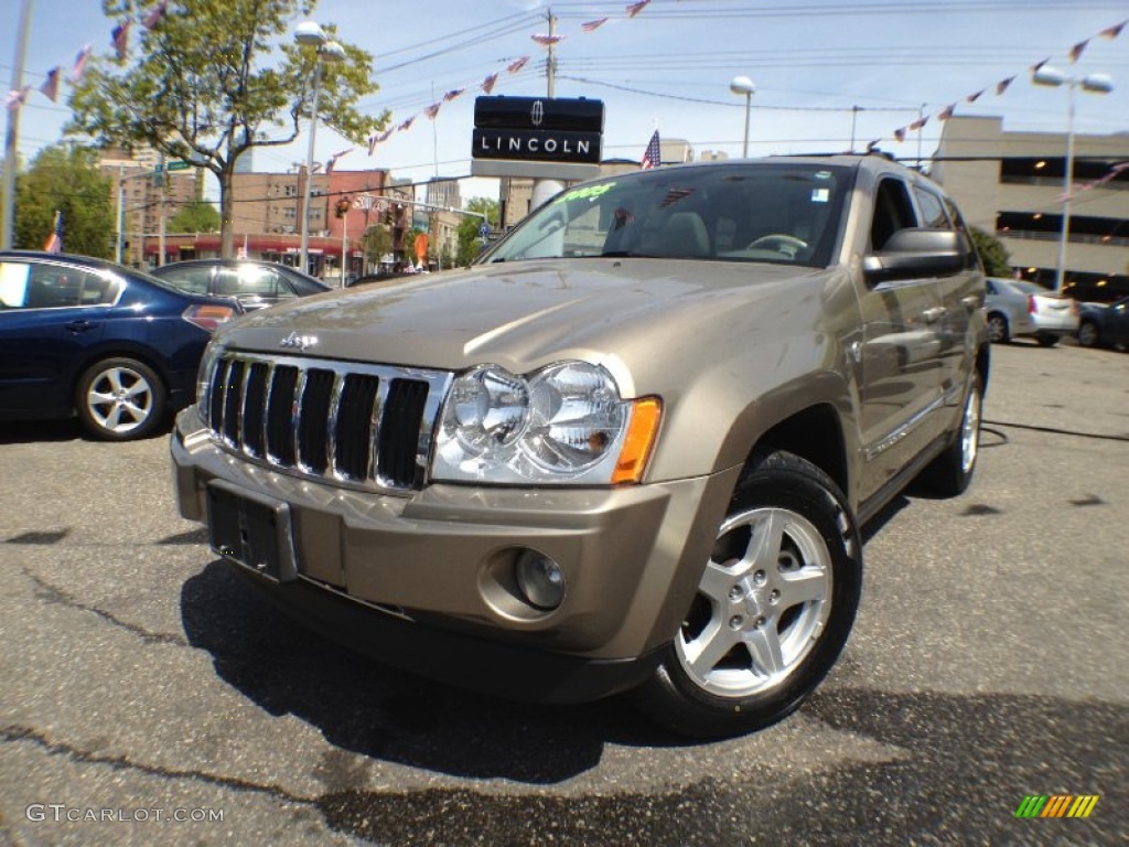 2005 Grand Cherokee Limited 4x4 - Light Khaki Metallic / Dark Khaki/Light Graystone photo #1