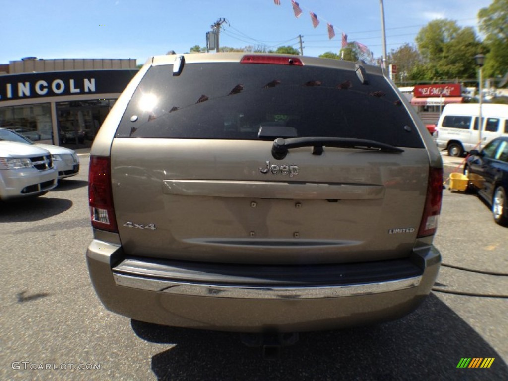 2005 Grand Cherokee Limited 4x4 - Light Khaki Metallic / Dark Khaki/Light Graystone photo #8