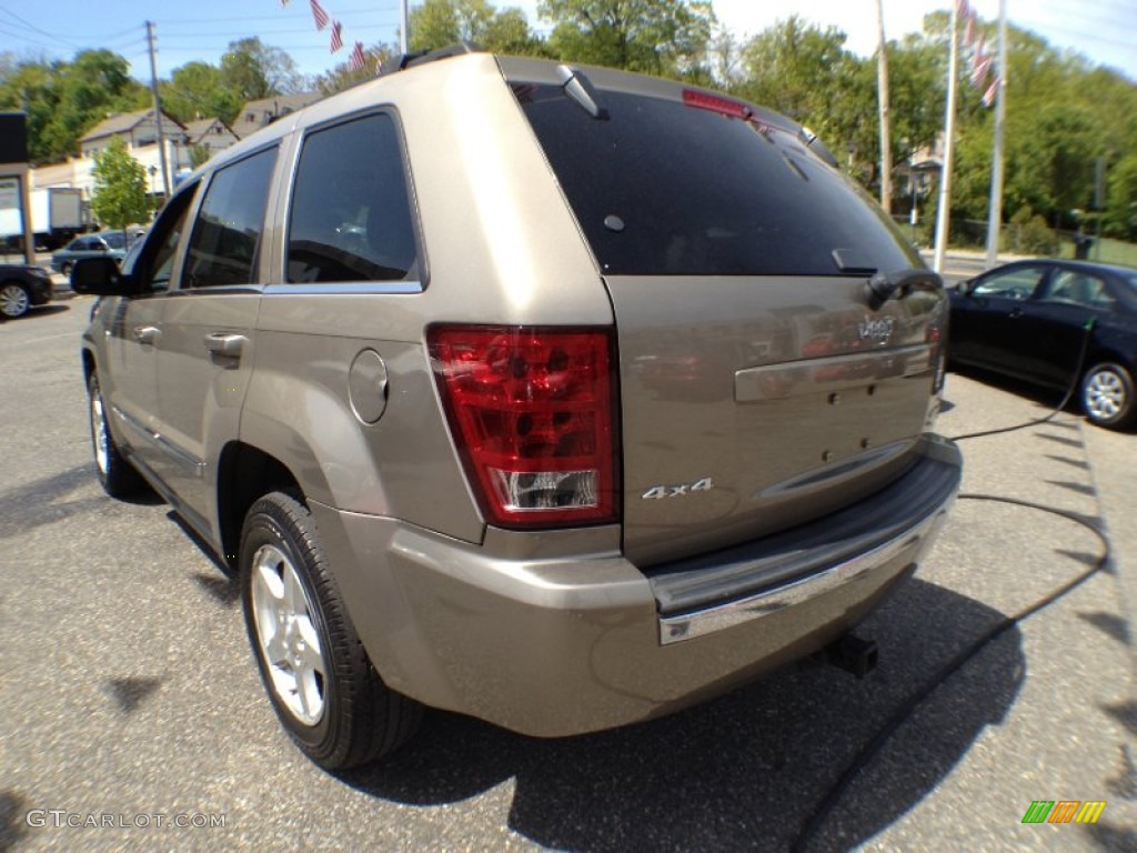 2005 Grand Cherokee Limited 4x4 - Light Khaki Metallic / Dark Khaki/Light Graystone photo #9