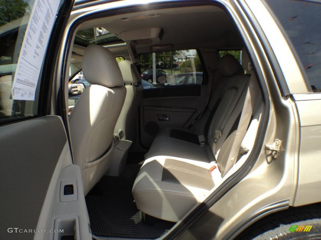 2005 Grand Cherokee Limited 4x4 - Light Khaki Metallic / Dark Khaki/Light Graystone photo #11