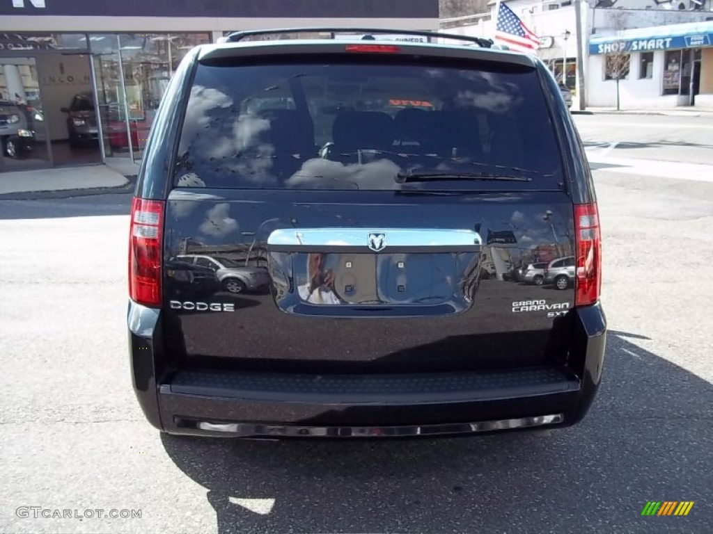 2010 Grand Caravan SXT - Brilliant Black Crystal Pearl / Medium Slate Gray/Light Shale photo #5