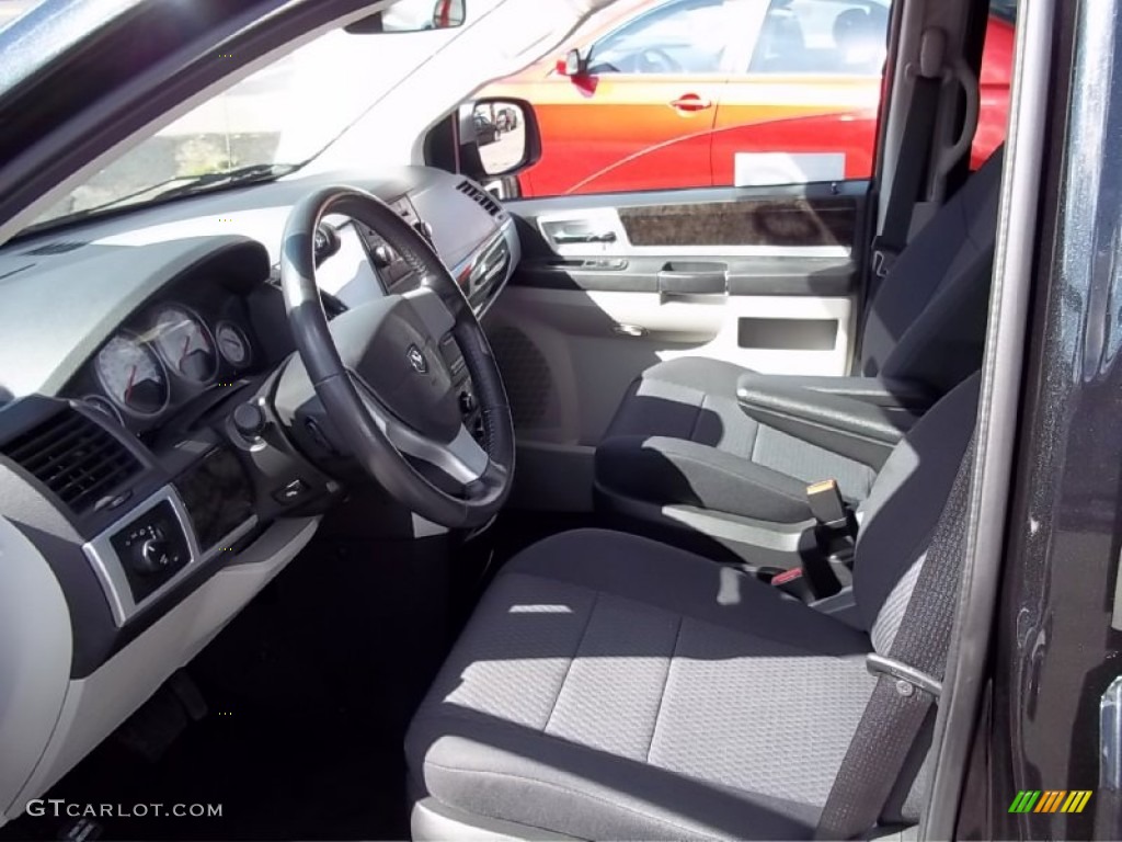 2010 Grand Caravan SXT - Brilliant Black Crystal Pearl / Medium Slate Gray/Light Shale photo #7