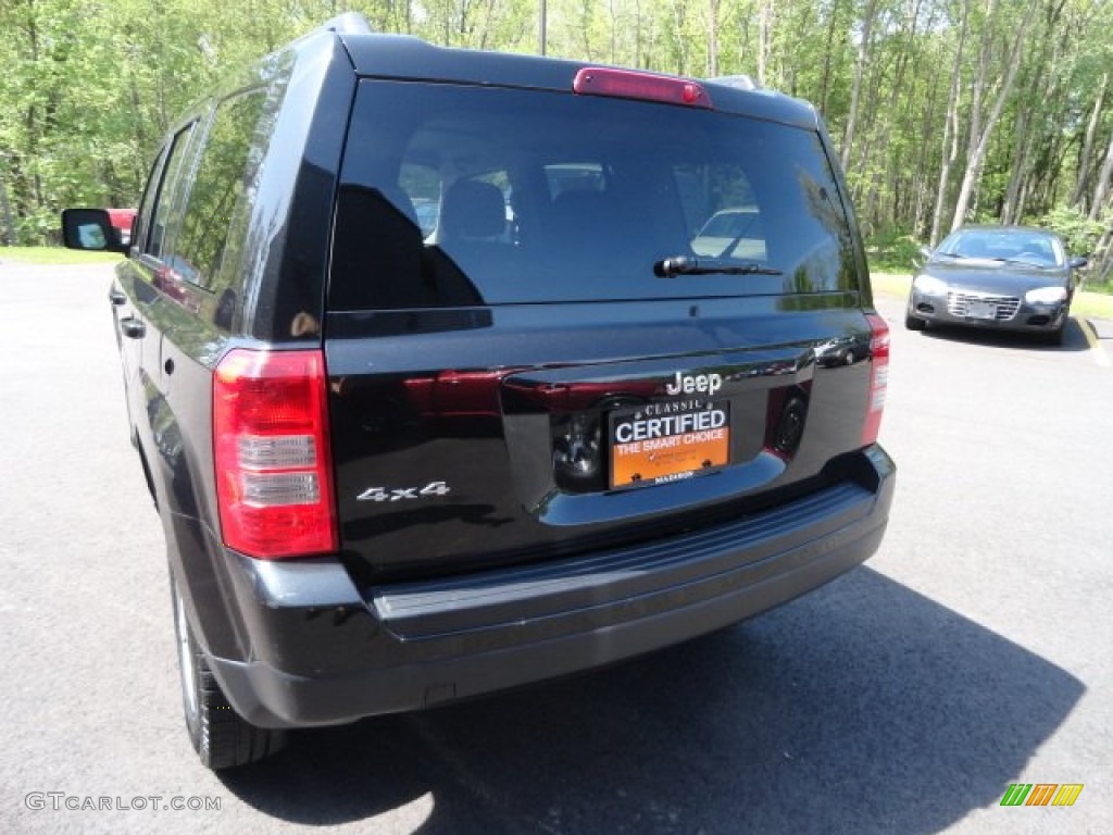 2011 Patriot Sport 4x4 - Brilliant Black Crystal Pearl / Dark Slate Gray photo #3