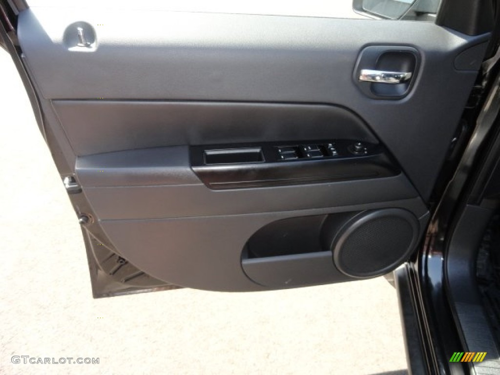 2011 Patriot Sport 4x4 - Brilliant Black Crystal Pearl / Dark Slate Gray photo #4