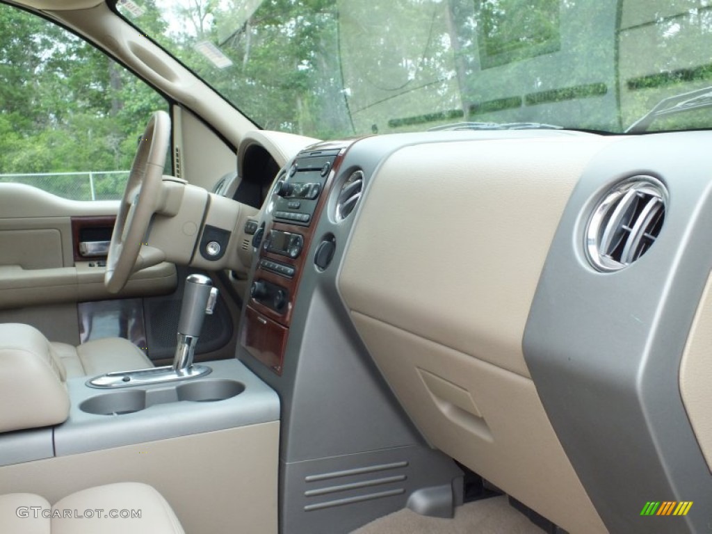 2006 F150 Lariat SuperCrew 4x4 - Oxford White / Tan photo #42