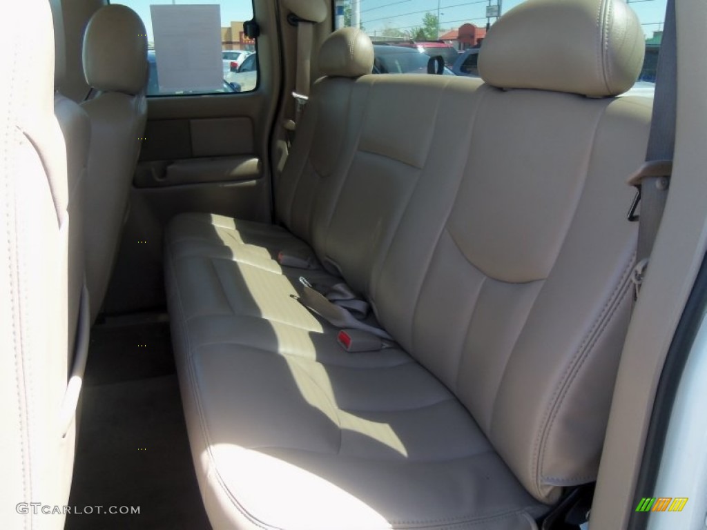 Neutral Interior 2004 GMC Sierra 2500HD SLE Extended Cab 4x4 Photo #64946002