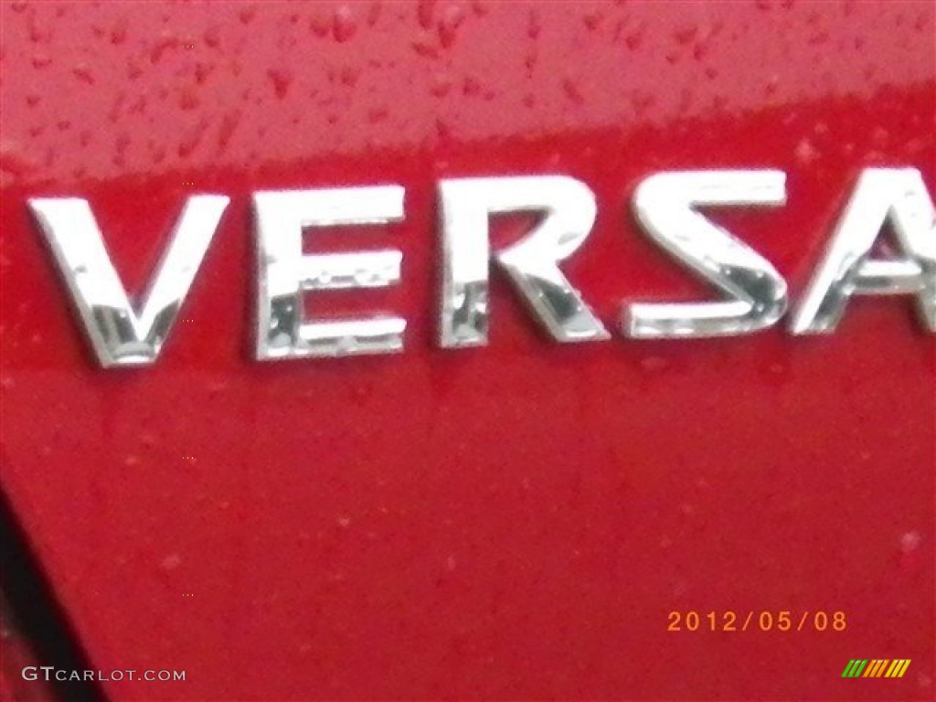 2011 Versa 1.8 S Sedan - Red Brick / Charcoal photo #4
