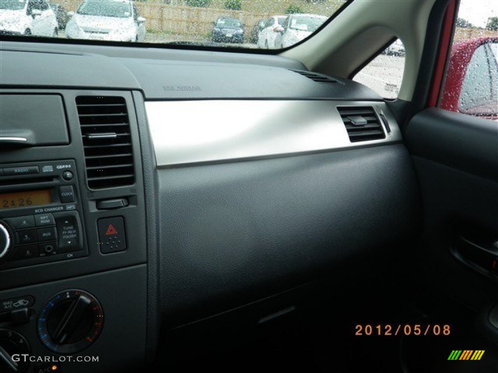 2011 Versa 1.8 S Sedan - Red Brick / Charcoal photo #19