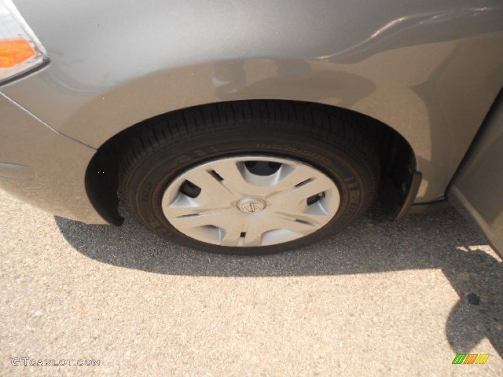 2011 Versa 1.8 S Sedan - Magnetic Gray Metallic / Charcoal photo #14