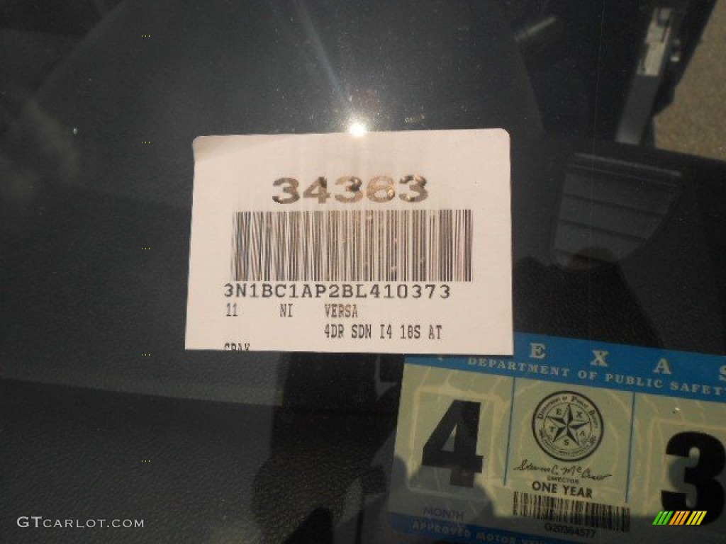 2011 Versa 1.8 S Sedan - Magnetic Gray Metallic / Charcoal photo #18