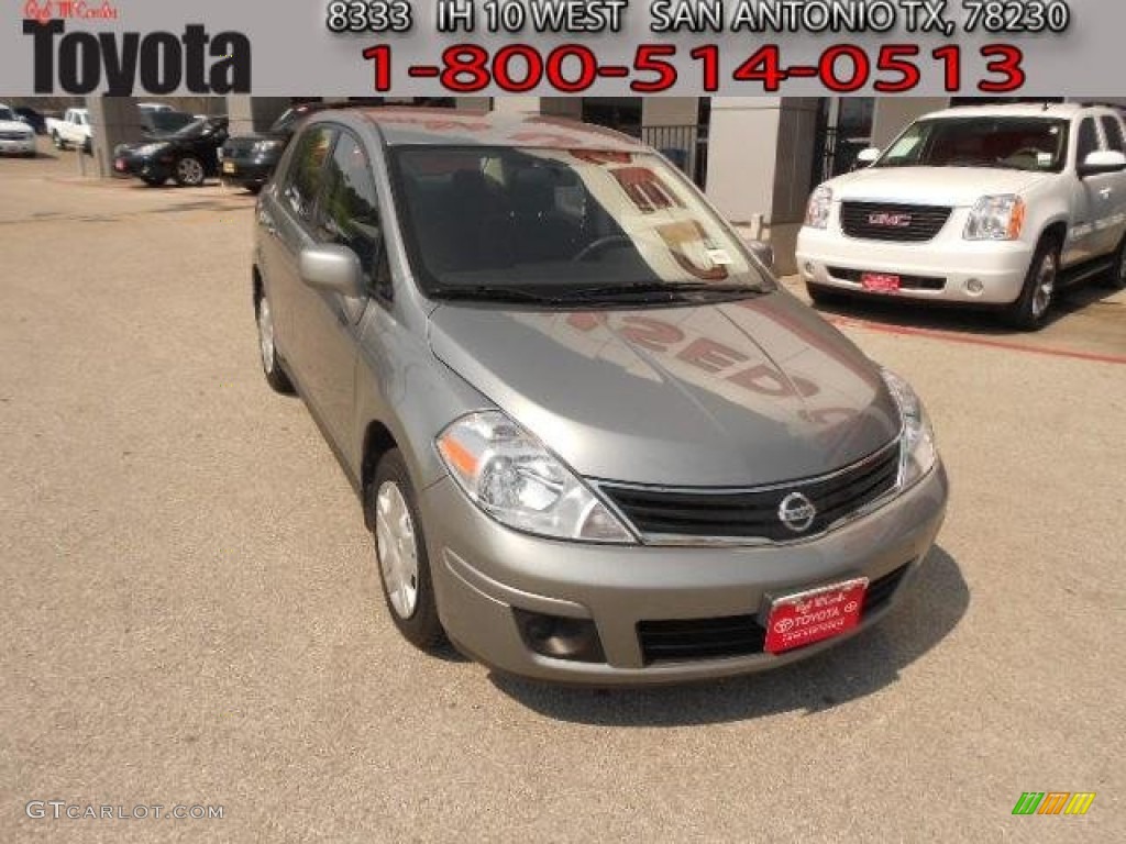 Magnetic Gray Metallic Nissan Versa