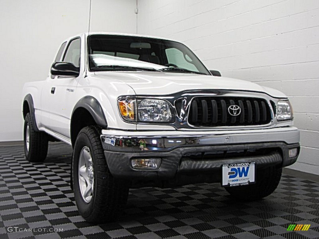 2004 Tacoma SR5 Xtracab 4x4 - Super White / Charcoal photo #1
