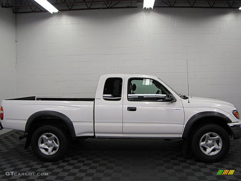 2004 Tacoma SR5 Xtracab 4x4 - Super White / Charcoal photo #7