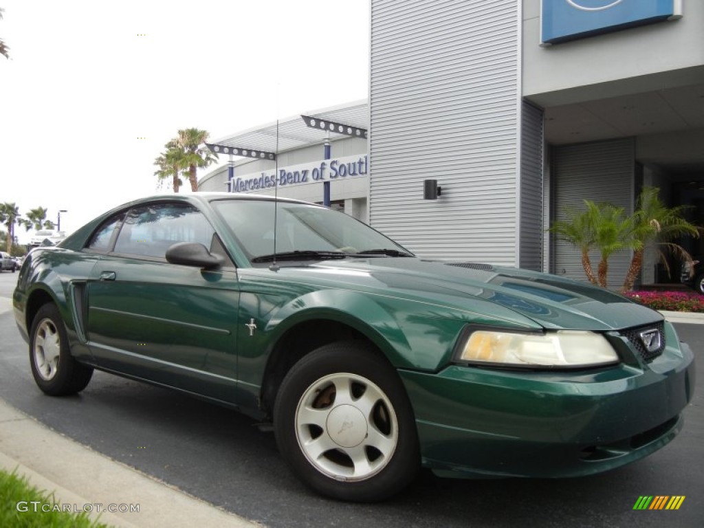 2000 Mustang V6 Coupe - Amazon Green Metallic / Medium Parchment photo #4