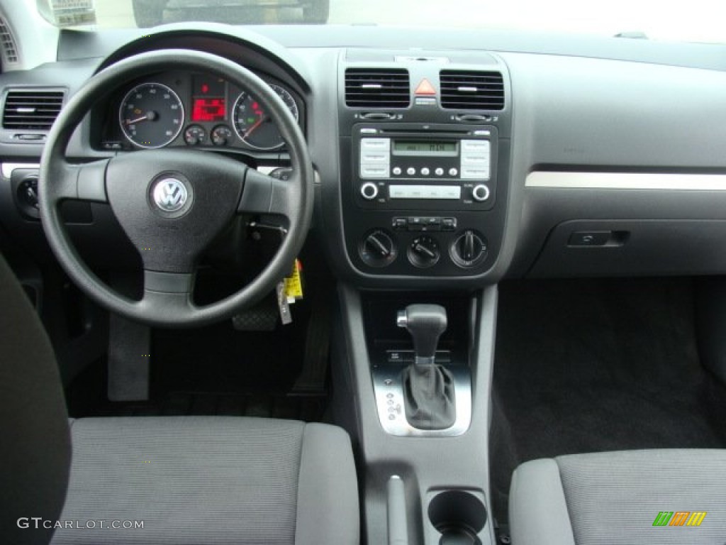 2009 Volkswagen Rabbit 2 Door Dashboard Photos
