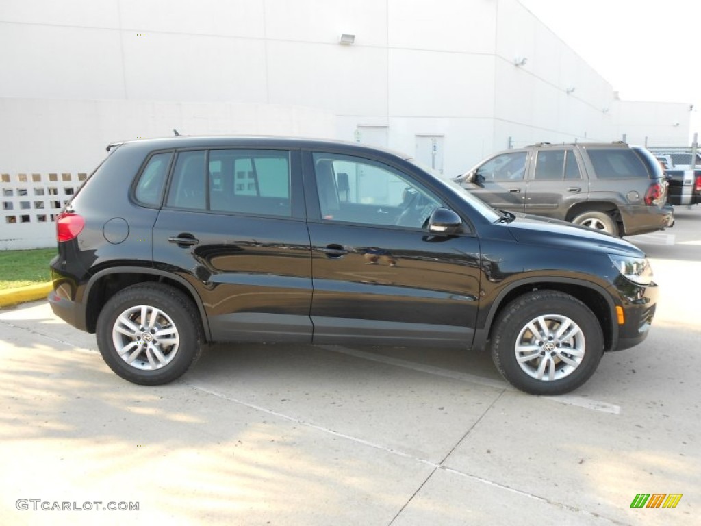 2012 Tiguan S - Deep Black Metallic / Black photo #8