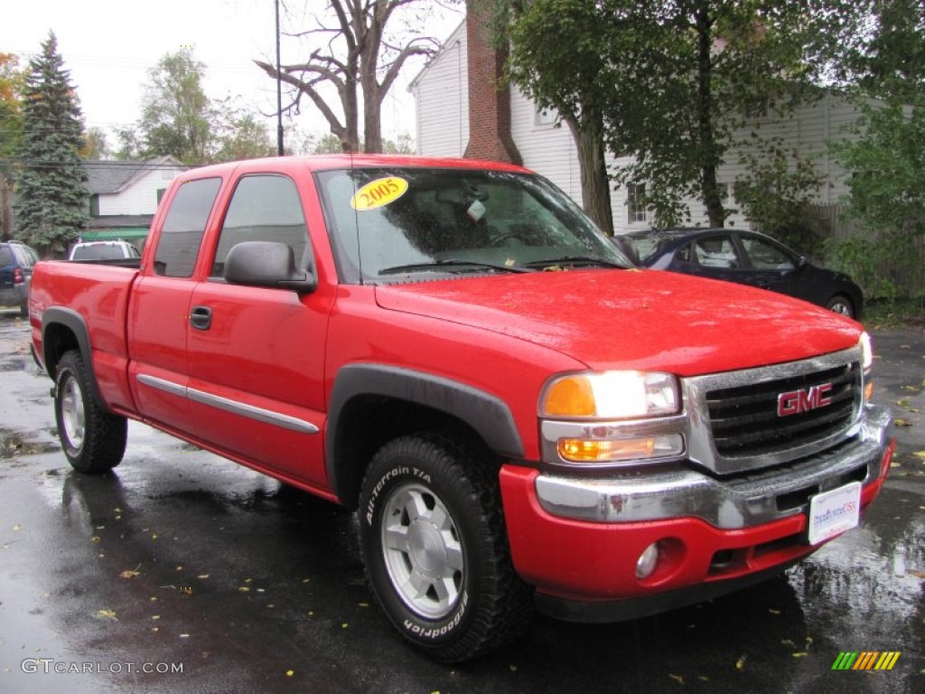 2005 Sierra 1500 SLE Extended Cab 4x4 - Fire Red / Dark Pewter photo #17