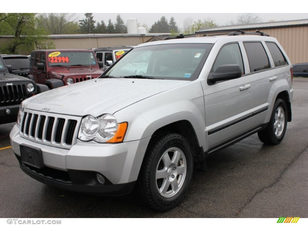2008 Grand Cherokee Laredo 4x4 - Bright Silver Metallic / Dark Slate Gray photo #1