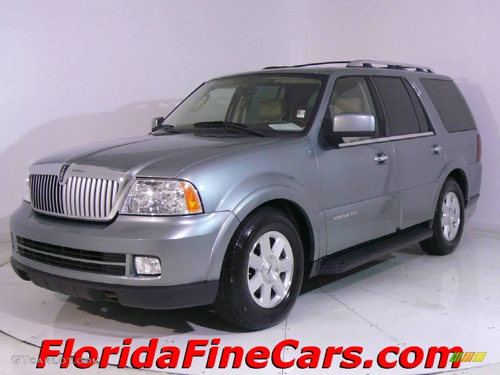 Satellite Silver Metallic Lincoln Navigator