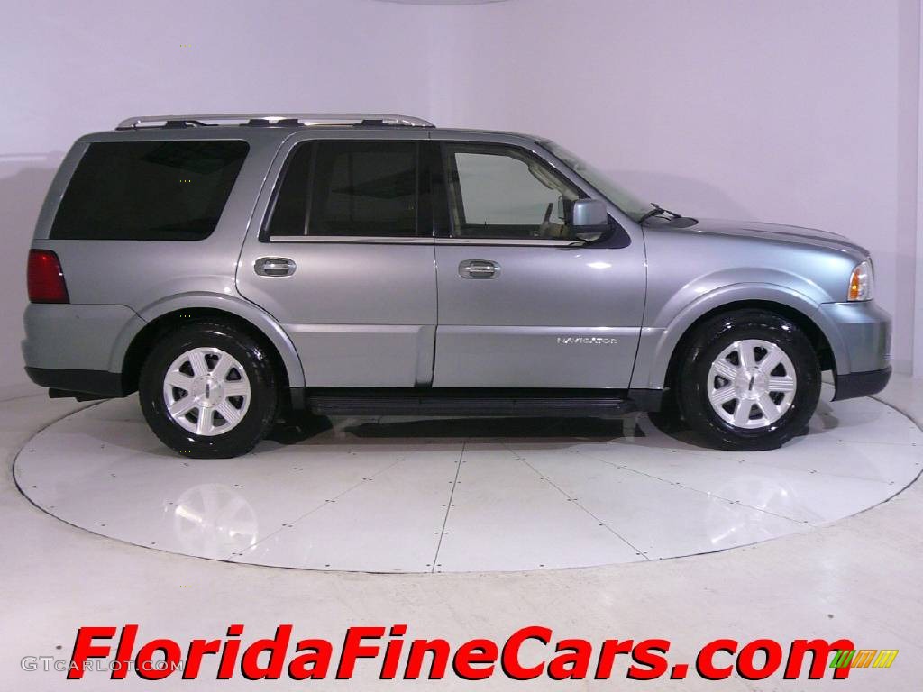 2005 Navigator Luxury - Satellite Silver Metallic / Camel photo #4