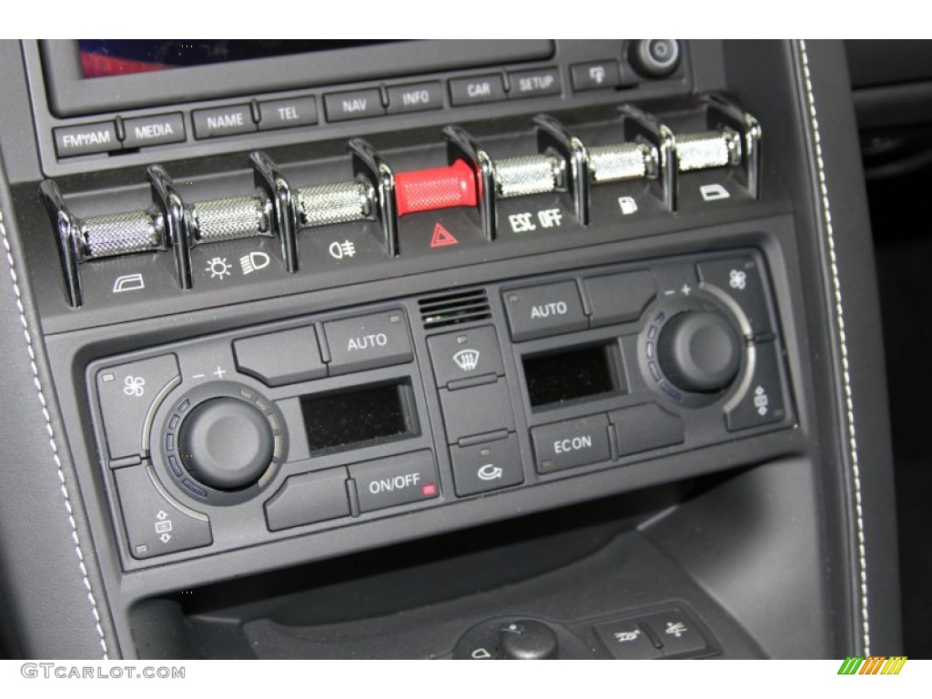 2012 Lamborghini Gallardo LP 550-2 Controls Photos
