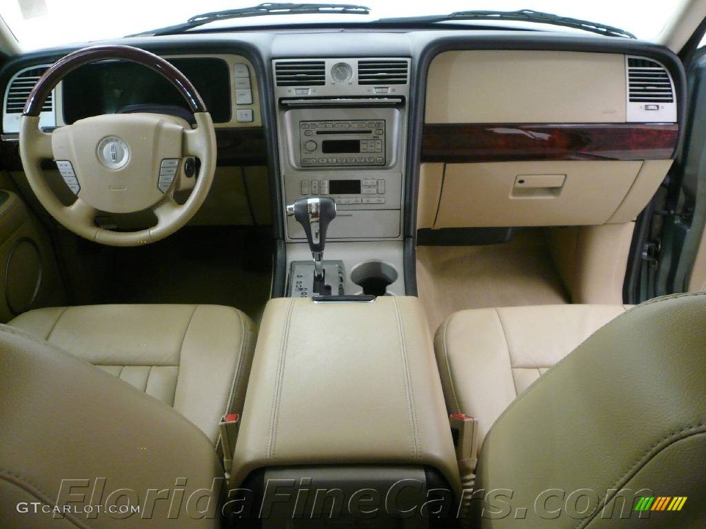 2005 Navigator Luxury - Satellite Silver Metallic / Camel photo #17