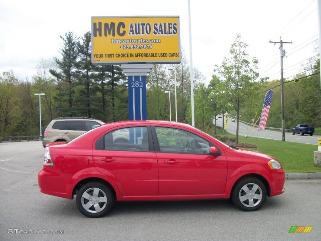 2010 Aveo LT Sedan - Victory Red / Charcoal photo #1