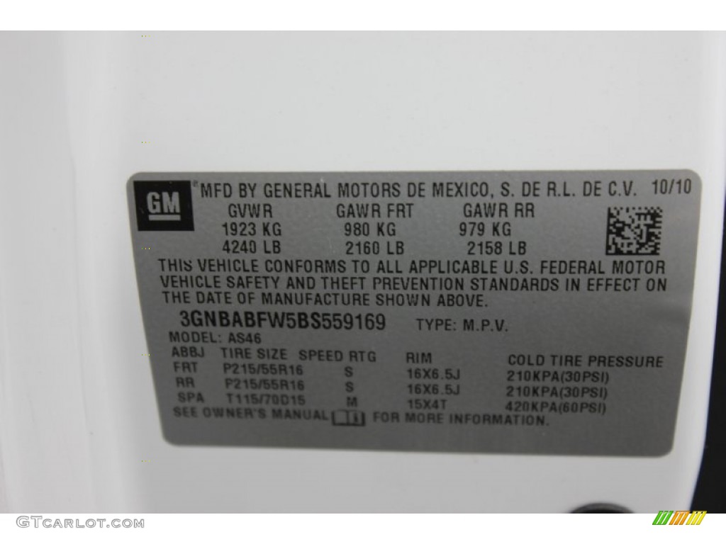 2011 HHR LT - Arctic Ice White / Gray photo #12